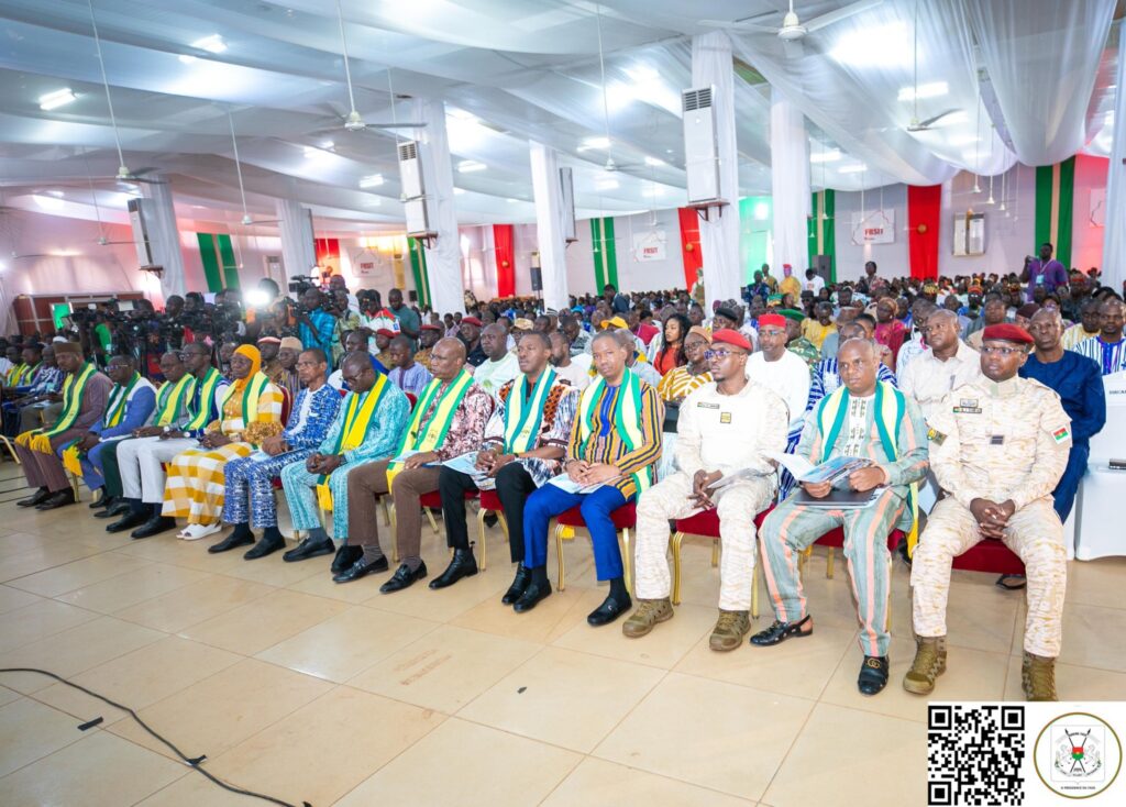 Participants à la 15ᵉ édition du Forum national de la Recherche scientifique et des Innovations technologiques (FRSIT) à Ouagadougou, le 22 octobre 2025.