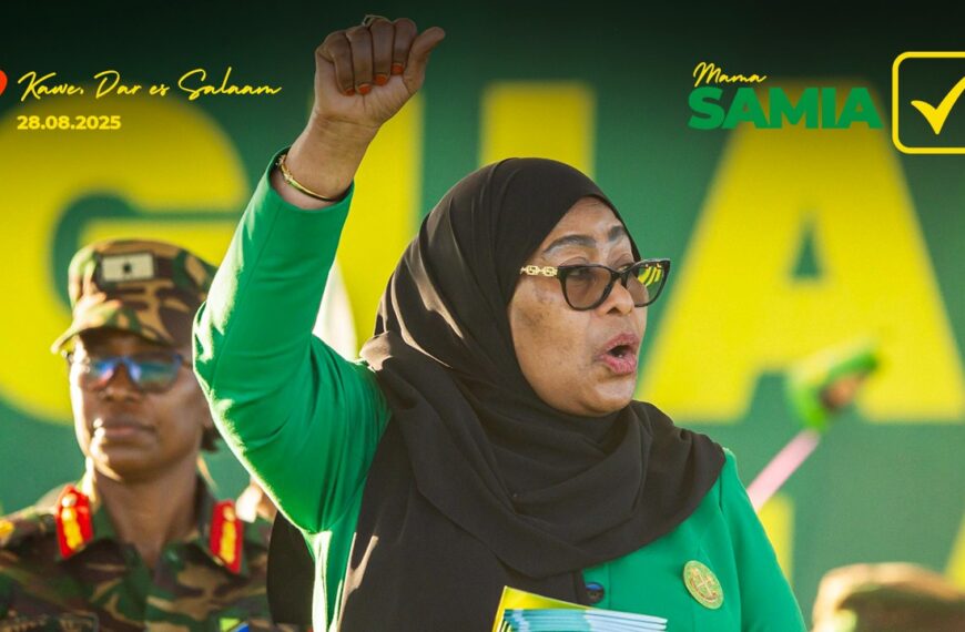 Samia Suluhu Hassan lance officiellement sa campagne électorale en Tanzanie aux côtés de son colistier Emmanuel Nchimbi lors d’un rassemblement du CCM.