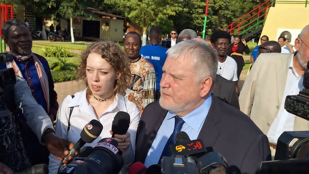 Ambassadeur de Russie Egor Martynov lors d’une cérémonie au Mémorial Thomas-Sankara.