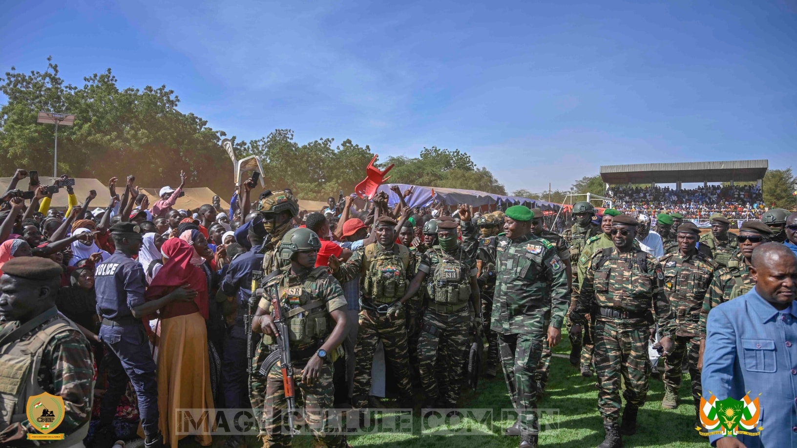 Abdourahamane Tiani préside un grand meeting populaire au stade régional de Tahoua.