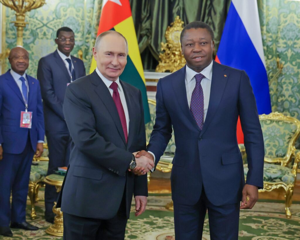 Faure Gnassingbé reçu par Vladimir Poutine au Kremlin en Russie lors d’une visite officielle le 19 novembre 2025.