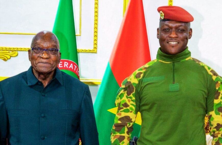 Le Capitaine Ibrahim Traoré reçoit Jacob Zuma en audience officielle au palais présidentiel de Ouagadougou.