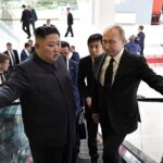 Kim Jong-un et Vladimir Poutine en réunion officielle en Russie, représentant la Corée du Nord et la Russie lors d’un sommet bilatéral à Vladivostok.