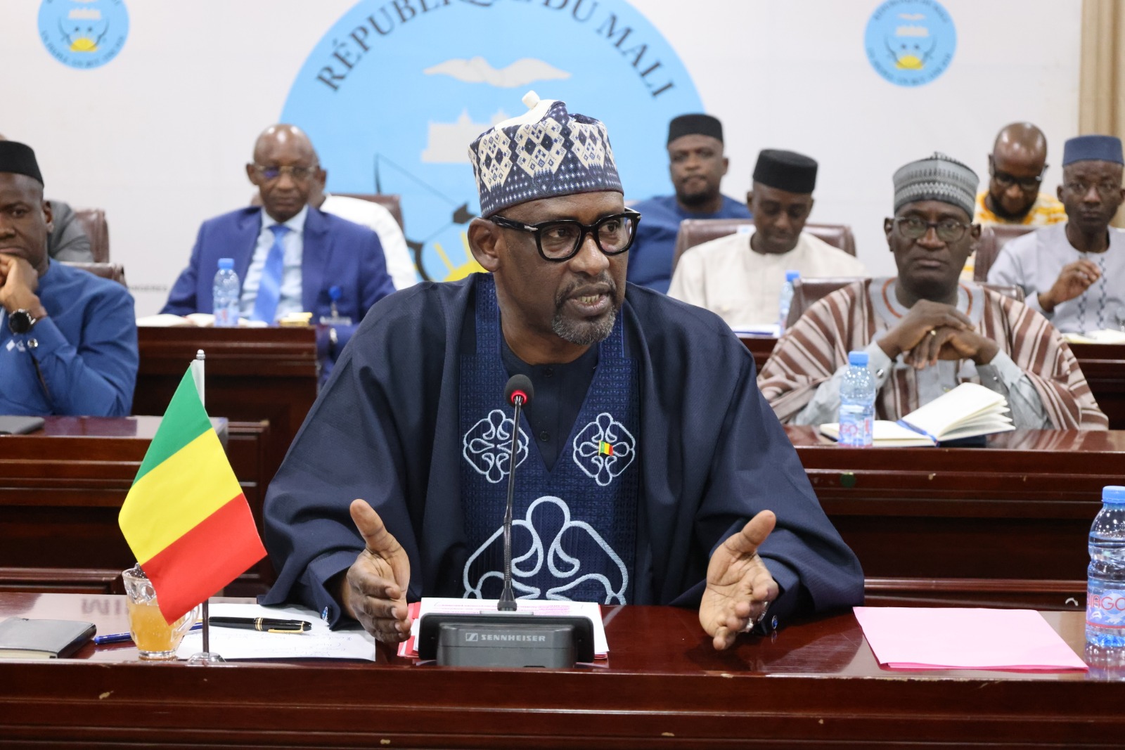 Ministre Abdoulaye Diop du Mali s’adressant au corps diplomatique lors d’une réunion officielle à Bamako.