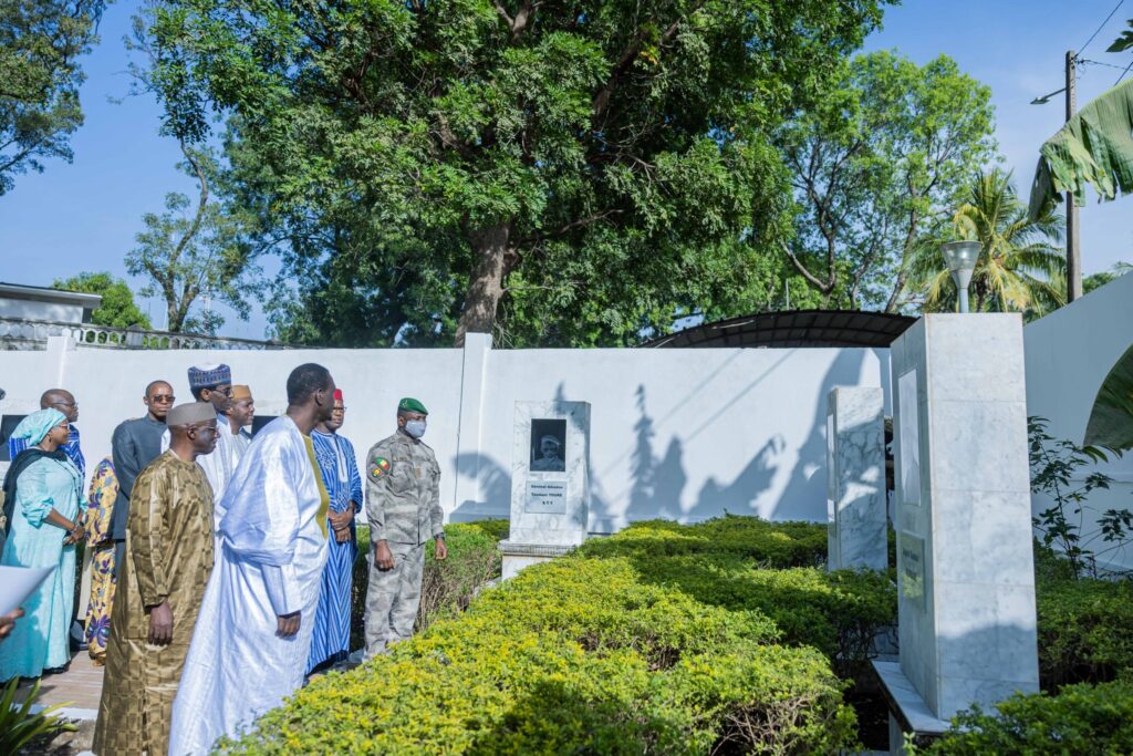 Inauguration des places Mali Cɛbaw et Mali Kɛlɛmasaw à Koulouba par le Président Assimi Goïta.