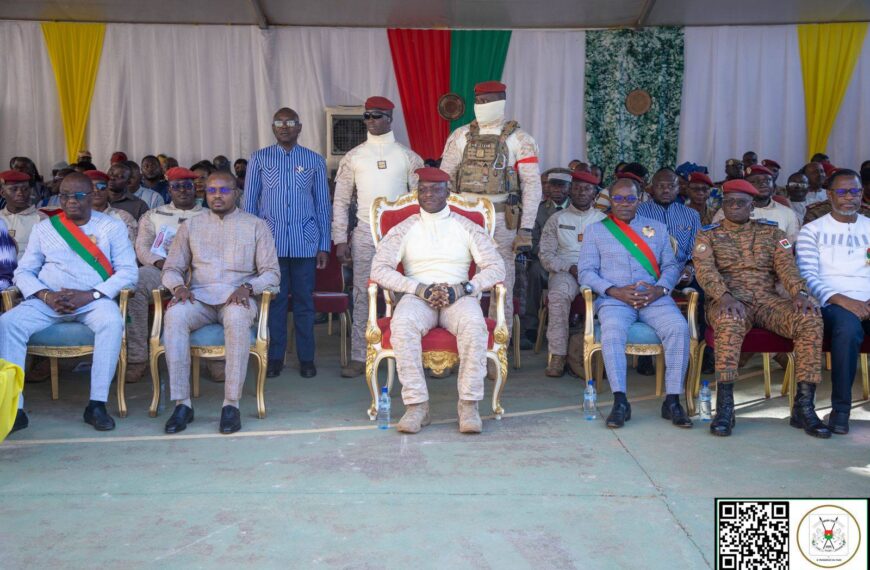 Cérémonie nationale de décorations au Burkina Faso, présidée par le Capitaine Ibrahim Traoré à Ouagadougou, le 3 décembre 2025.