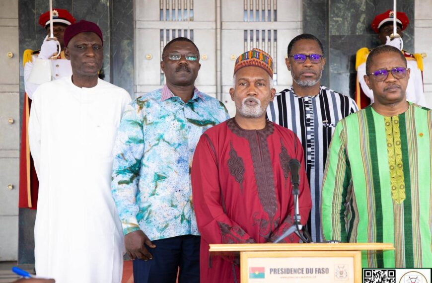 Audience officielle au Burkina Faso entre le Président du Faso et le ministre nigérian des Affaires étrangères à propos de l’incident aérien.