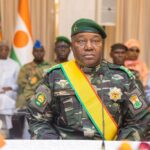 Cérémonie de décoration au Palais de Koulouba à Bamako, réunissant Assimi Goïta, Ibrahim Traoré et Abdourahamane Tiani lors du sommet de l’AES.