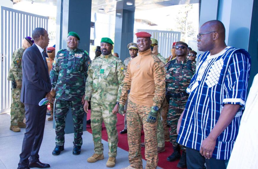 Les chefs d’État de l’AES lors de l’inauguration de la Banque confédérale pour l’investissement et le développement à Bamako.
