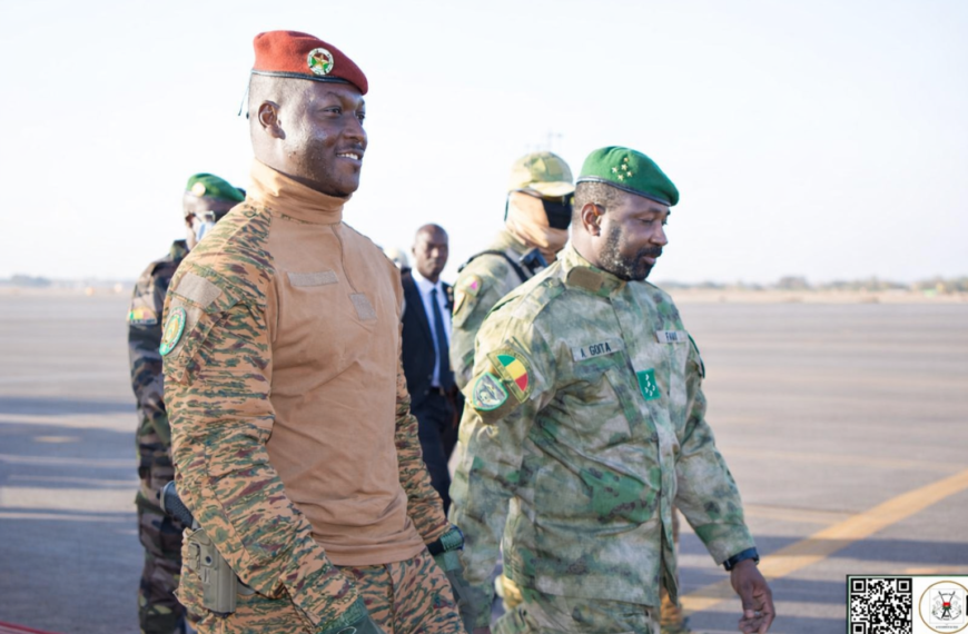 Le Président du Faso Ibrahim Traoré arrive à Bamako pour le sommet de l’AES.