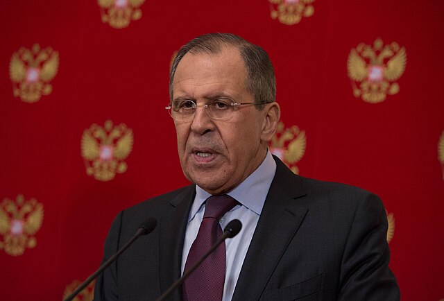 Le ministre russe des Affaires étrangères Sergueï Lavrov s’exprime lors d’une conférence de presse conjointe à Moscou en 2016, image choisie pour illustrer le conflit entre l’Ukraine et la Russie.