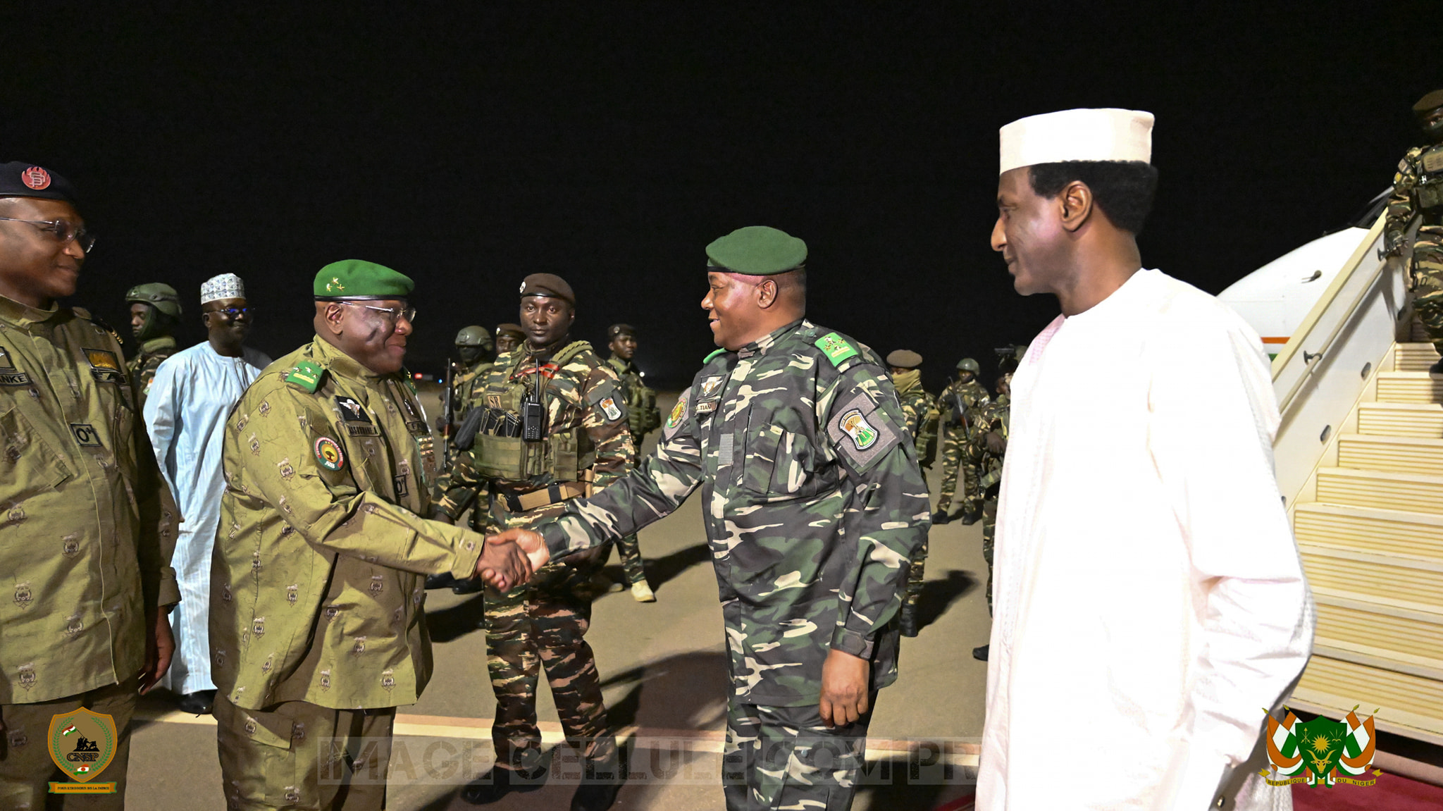 Retour au Niger du président Abdourahamane Tiani à l’aéroport international Diori Hamani de Niamey après le sommet de l’AES à Bamako.