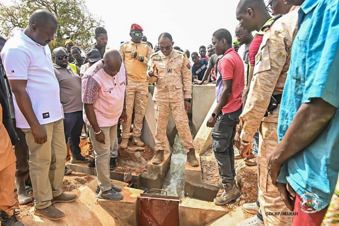 Burkina Faso : périmètre irrigué aménagé près du barrage de Pâ pour la production agricole.