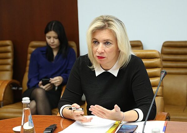 Maria Zakharova, porte-parole du ministère russe des Affaires étrangères, lors d’une intervention officielle en 2022, image utilisée pour illustrer une déclaration sur les relations entre la Russie et l’OTAN.