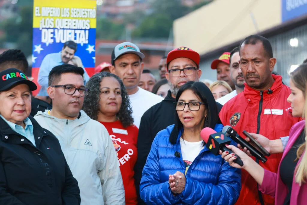 La présidente par intérim supervise des projets sociaux et productifs dans la commune José Félix Ribas, au Venezuela.