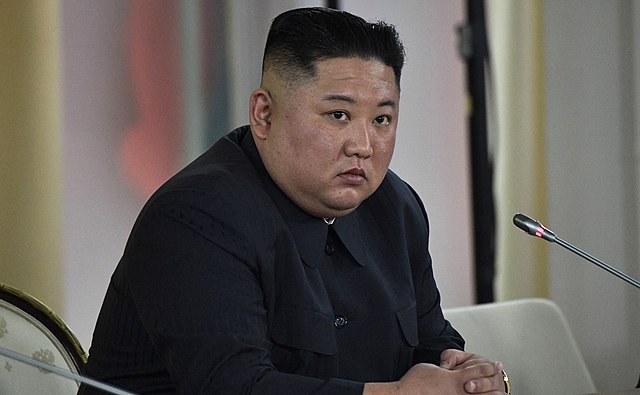Kim Jong-un, dirigeant de la Corée du Nord, lors d’une rencontre diplomatique à Vladivostok en Russie en 2019.